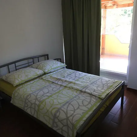Pocitniska Hisa Country house *