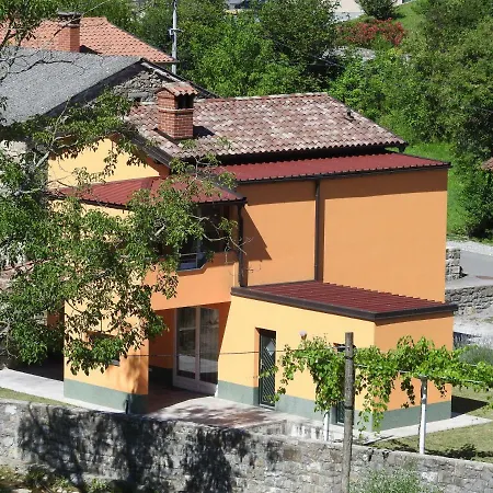 Pocitniska Hisa Country house Dobravlje