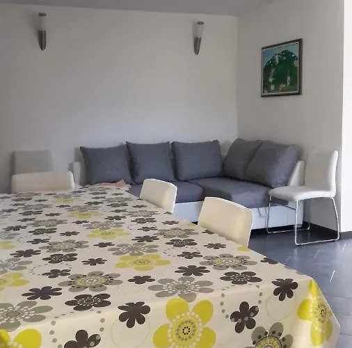 Casa di campagna Pocitniska Hisa