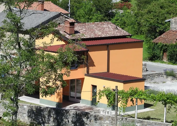 Pocitniska Hisa Landhuis Dobravlje